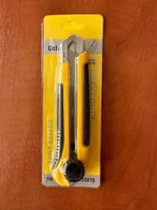 Нож винтовой фиксатор усиленный 25мм двухкомпонентная ручка Китай 0044-18-03 *1