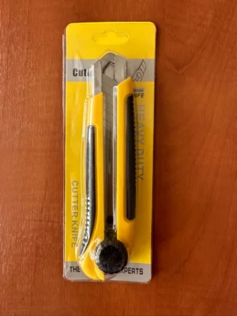 Нож винтовой фиксатор усиленный 25мм двухкомпонентная ручка Китай 0044-18-03 *1